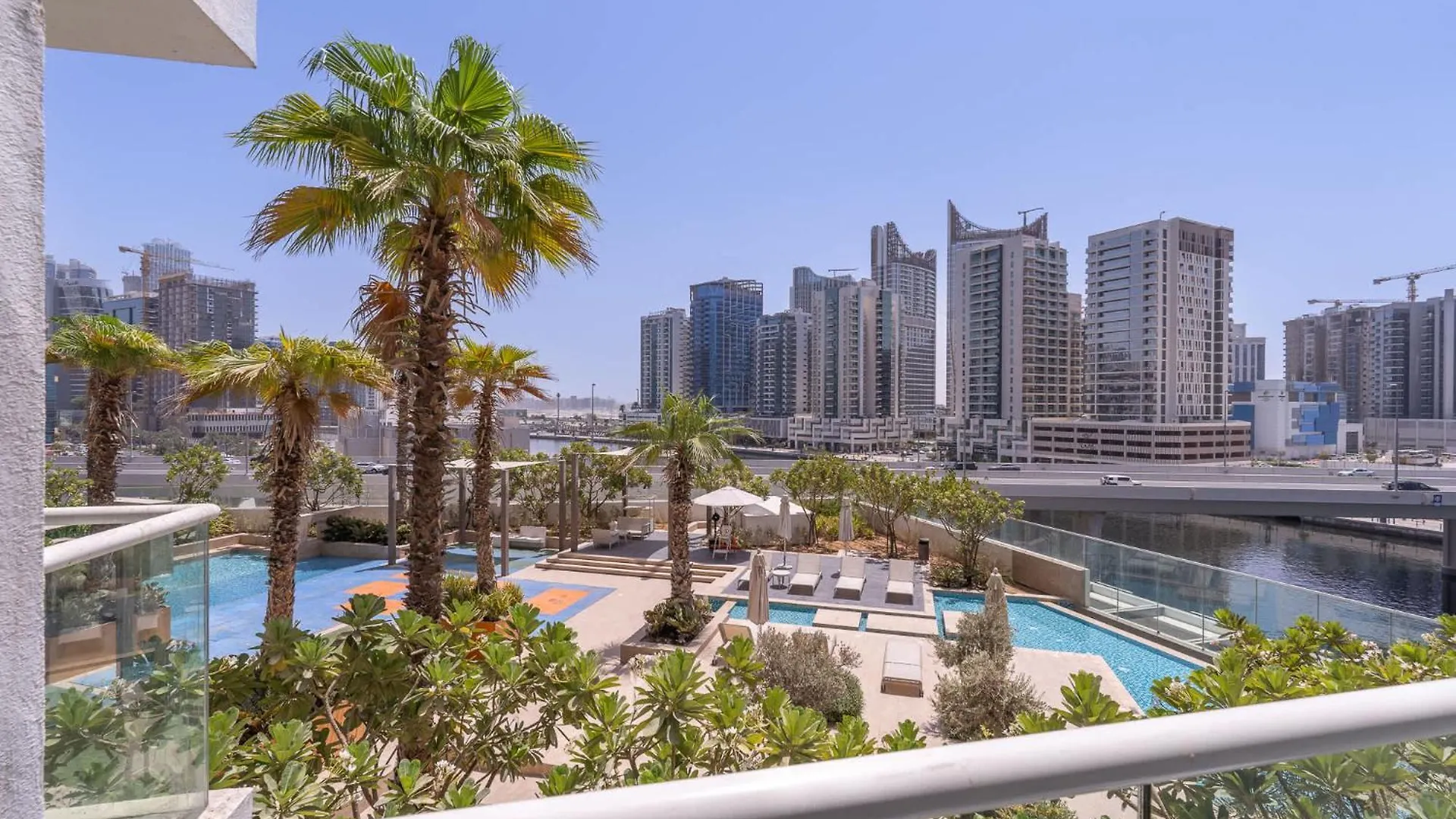 Cozy Studio Perfect For 4 At Damac Maison Prive Dubai United Arab Emirates