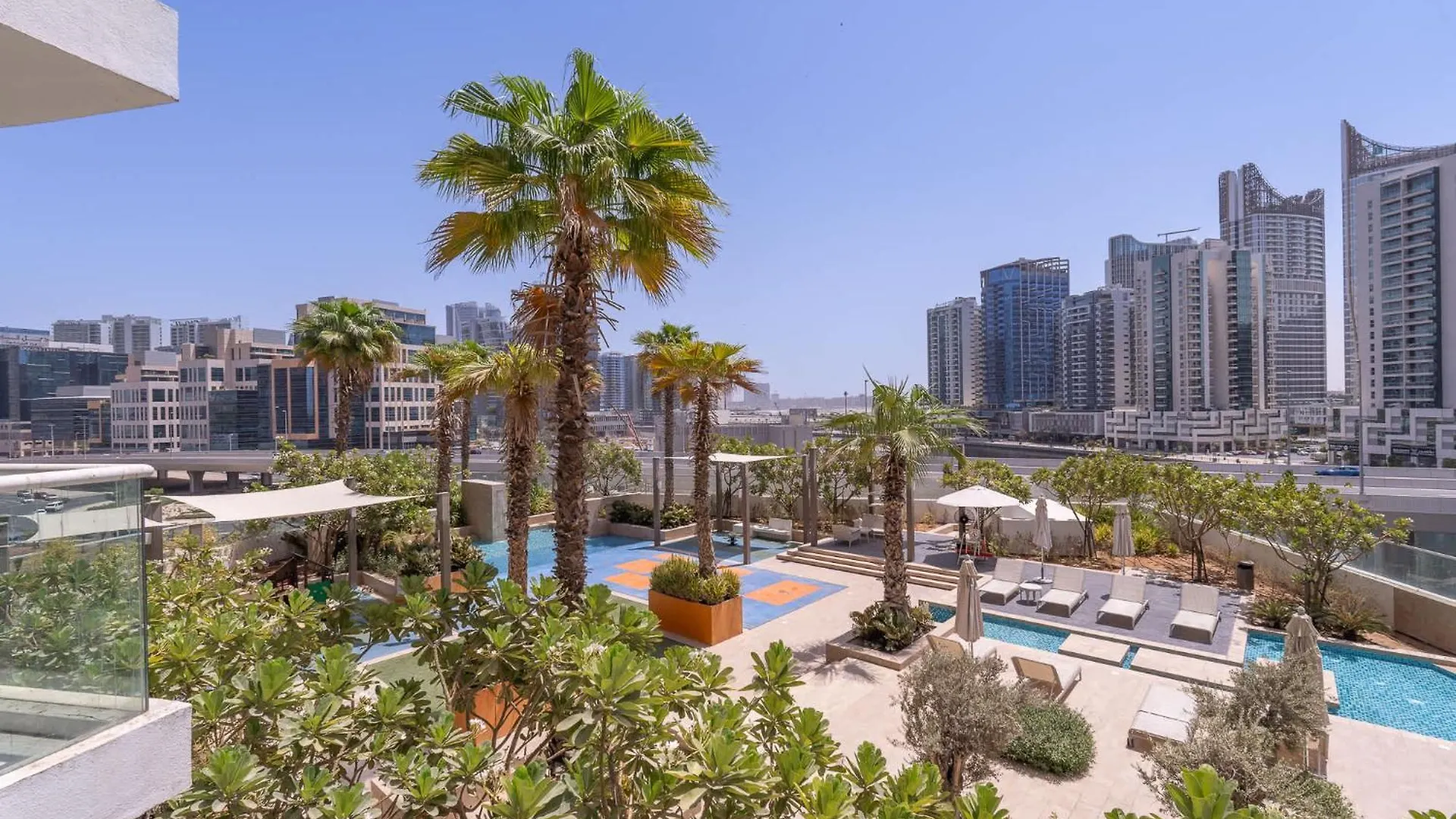 Cozy Studio Perfect For 4 At Damac Maison Prive Dubai Apartment