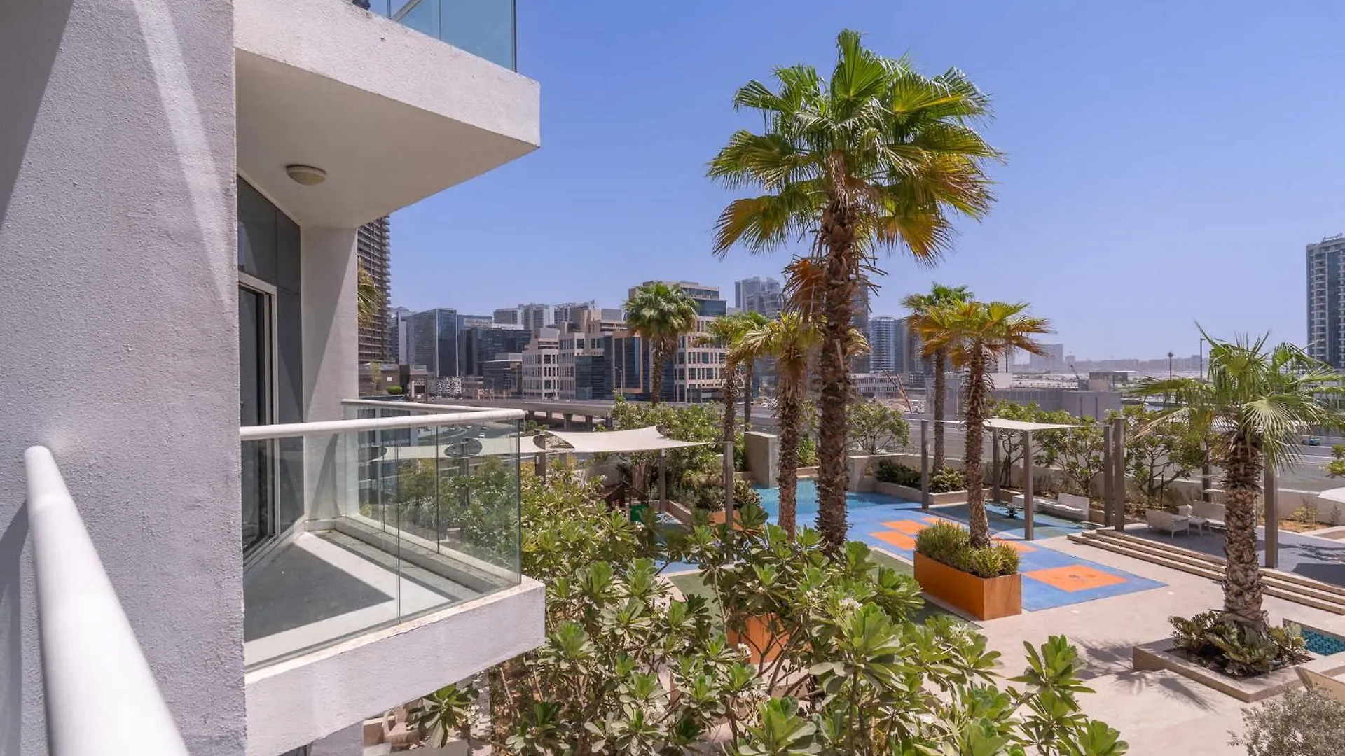 Cozy Studio Perfect For 4 At Damac Maison Prive Dubai