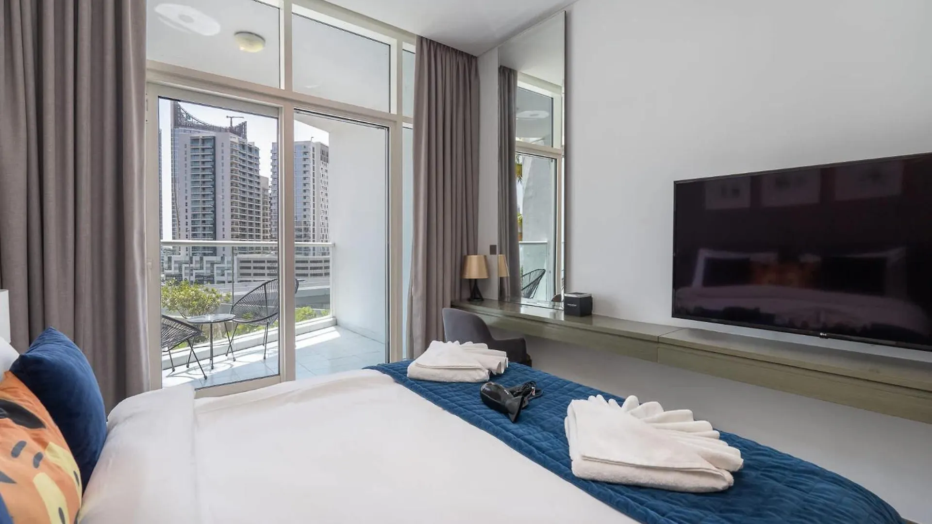 Apartment Cozy Studio Perfect For 4 At Damac Maison Prive Dubai United Arab Emirates